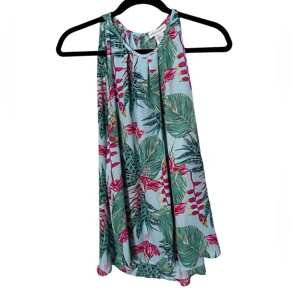 cupcakes & cashmere Tops - Cupcakes and Cashmere sleeveless tropical print top